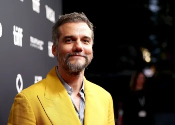 Wagner Moura critica estereótipos em Hollywood: “Quero ser visto como brasileiro”