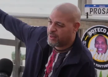 Adriano Imperador desabafa e se emociona: “Ninguém liga para o Didico”