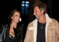 Alessandra Ambrósio marca presença em after party da Victoria’s Secret ao lado do namorado em Nova York