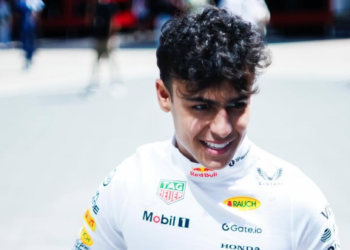 Aos 18 anos, Arvid Lindblad brilha e é o melhor novato em treino da F1 no México