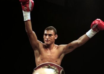 Popó anuncia aposentadoria emocionado e lamenta confusão com Wanderlei Silva