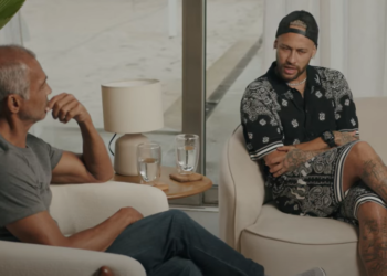 Romário sai em defesa de Neymar após críticas à arbitragem brasileira