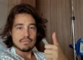 Tiago Iorc passa por cirurgia na coluna e tranquiliza fãs: “Estou bem e me recuperando”