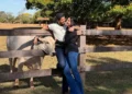 Zé Felipe e Ana Castela aparecem abraçados e fãs celebram clima de romance
