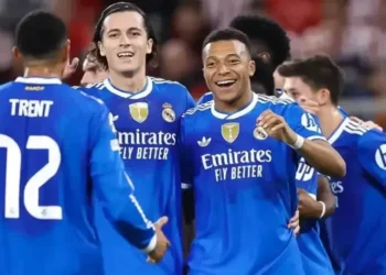 Mbappé brilha com quatro gols e Real Madrid vence o Olympiacos de virada na Champions