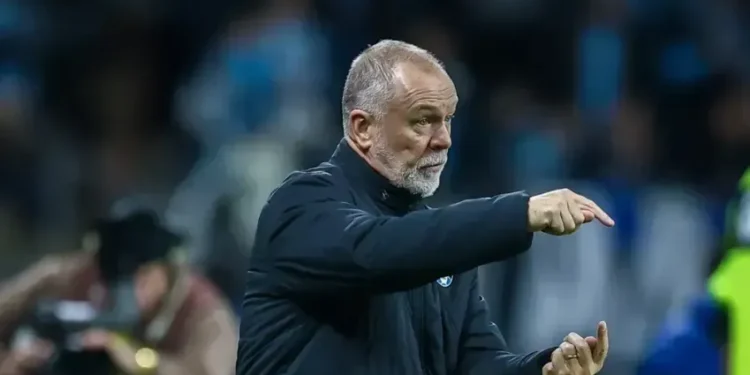 Mano Menezes se despede do Grêmio após o fim da temporada