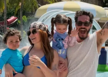 Eliezer celebra 36 anos com a família em parque aquático no Ceará