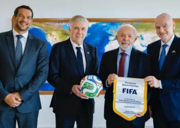Lula se reúne com presidentes da FIFA e da CBF para discutir Copa do Mundo Feminina de 2027