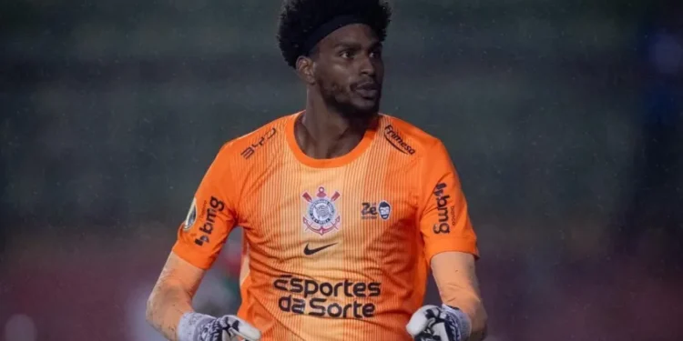 Portuguesa condena ofensas racistas contra Hugo Souza após jogo contra o Corinthians