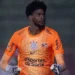 Portuguesa condena ofensas racistas contra Hugo Souza após jogo contra o Corinthians