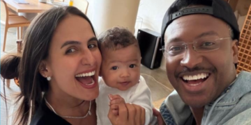 Carol Peixinho compartilha fotos com Thiaguinho e o filho Bento