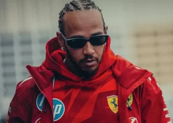 “O maior desafio da carreira”: Hamilton projeta nova era da F1 e mira topo com a Ferrari
