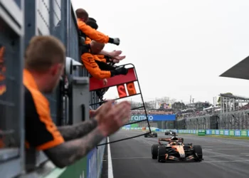 Chefe da Ferrari vê início positivo e projeta evolução na temporada 2026 da F1