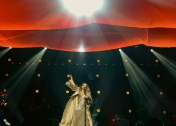 Claudia Leitte fala sobre tratamento e anuncia nova turnê