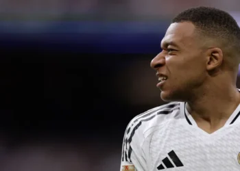 Mbappé nega erro médico no Real Madrid e garante estar pronto para jogar