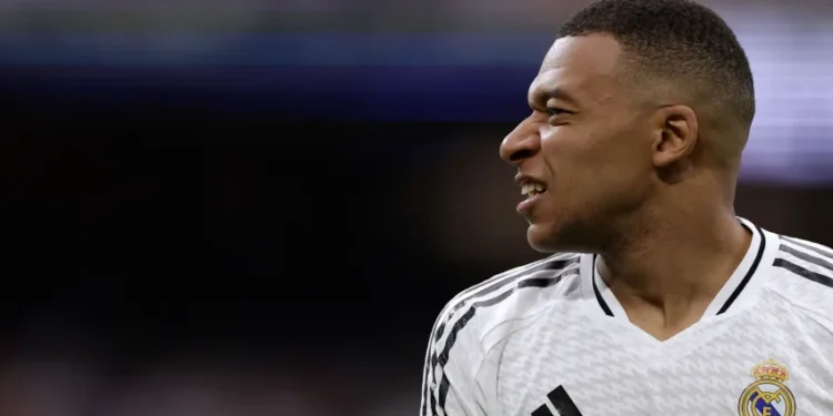 Mbappé nega erro médico no Real Madrid e garante estar pronto para jogar