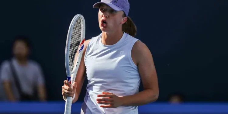 Swiatek aposta em ex-técnico de Nadal para reagir após início irregular