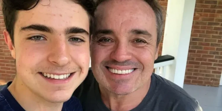 Filho de Gugu presta homenagem no dia em que apresentador completaria 67 anos