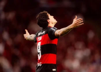 Pedro lamenta ausência na Copa e manda recado após vitória do Flamengo