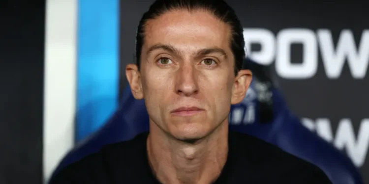 Filipe Luís entra na mira do Bayer Leverkusen para assumir clube alemão