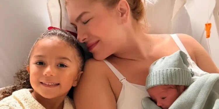 Lore Improta encanta seguidores ao comparar rostos dos filhos: “Parecem gêmeos”