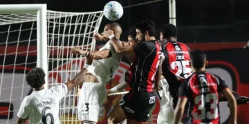 Vitória vence o Botafogo no Barradão e sobe na tabela do Brasileirão