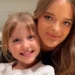 Rafa Justus diverte a família ao presentear irmã com boneca gigante: “Parece o Haaland”