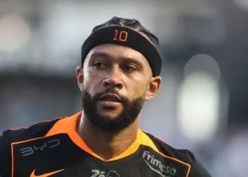 Corinthians vê Memphis Depay como investimento e aposta em marketing para ampliar receitas