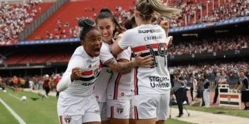 São Paulo empata com Corinthians no Morumbis e conquista título inédito do Brasileirão Feminino